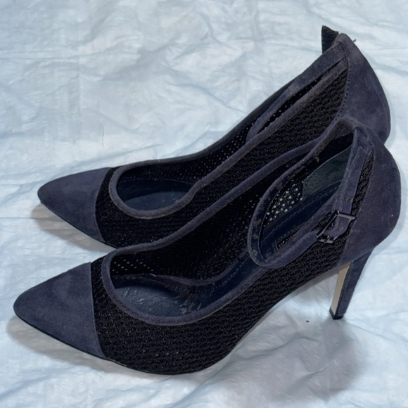 BCBGeneration Cynthia suede mesh pointed toe ankle strap heels pumps Sz 8 - Picture 6 of 12